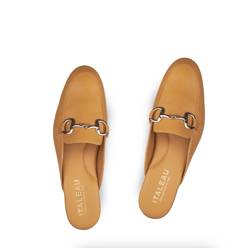 NEW NWT Italeau Lisa Flexlite Italian Suede Slip-ons color tan almond
